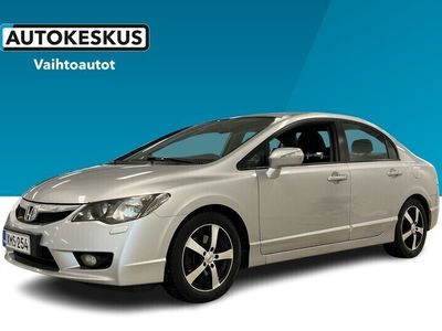 käytetty Honda Civic 4D 1,8i Executive AT Business ** Xenon / Parkkitutka / Vakionopeudensäädin **