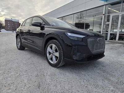 Musta Käytetty 2023 Audi Q4 e-tron Katumaasturi | 28 800 € (Perustarjous)