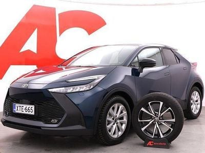 Midnight teal (785) Käytetty 2024 Toyota C-HR Katumaasturi | 35 490 € (Kallis)