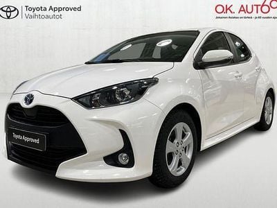 Käytetty Toyota Yaris Active 114 HP (83 kW) 2023 Valkoinen Viistoperä