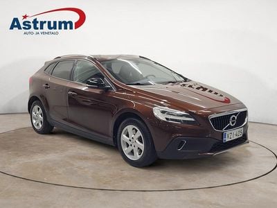 Käytetty 2017 Volvo V40 CC Business Edition Farmari | 14 900 €