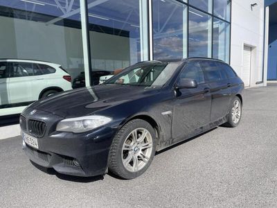 käytetty BMW 530 F11 Touring xDrive M-sport ** HUD | Adapt.vak | Panorama | Vetokoukku | Muistipenkki | Hifit | P.tutkat **