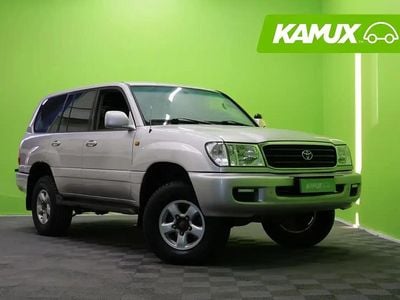 Käytetty Toyota Land Cruiser 204 HP (150 kW) 2002 Hopea / harmaa Katumaasturi