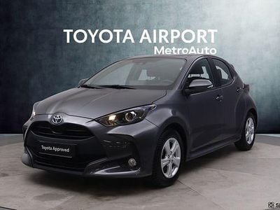 Käytetty Toyota Yaris Active 114 HP (83 kW) 2024 Met. harmaa Viistoperä