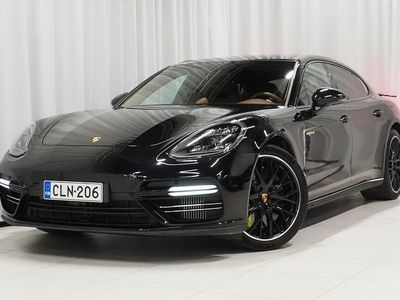 Käytetty 2018 Porsche Panamera Turbo S Sport Sedan | 99 990 €