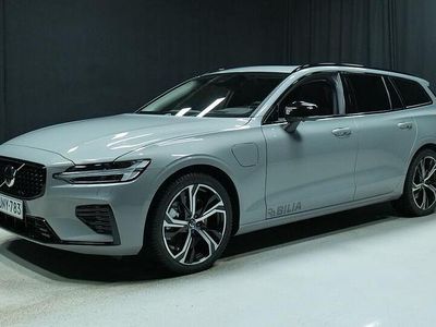 Harmaa Käytetty 2025 Volvo V60 Performance Farmari | 52 900 €