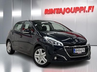 Käytetty Peugeot 208 Signature Sky 83 HP (61 kW) 2019 Viistoperä