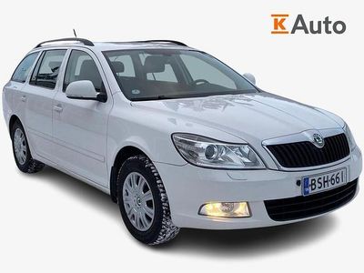Käytetty Skoda Octavia Ambiente 122 HP (89 kW) 2012 Valkoinen Farmari