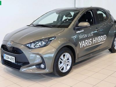 käytetty Toyota Yaris Hybrid 1.5 Hybrid Active Plus-paketilla - Uutuusmalli nyt koeajettavissa! - Korko 0,0% + kulut! Black Week