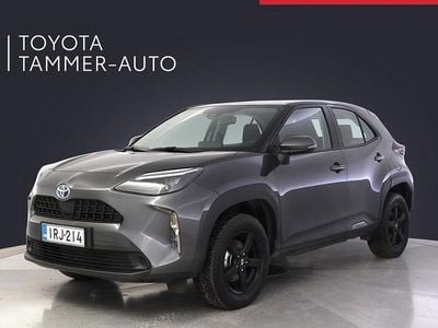 Käytetty Toyota Yaris Cross Active 116 HP (85 kW) 2023 Harmaa Katumaasturi