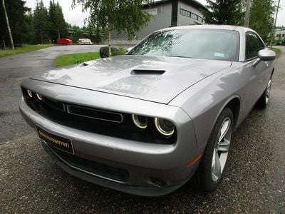 Käytetty 2015 Dodge Challenger Coupe - kaksiovinen | 28 990 €