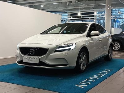 Käytetty Volvo V40 Dynamic 122 HP (89 kW) 2018 Valkoinen Viistoperä