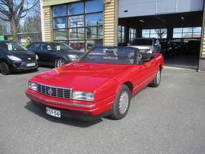 Käytetty Cadillac Allante 173 HP (127 kW) 1987 Punainen Avoauto