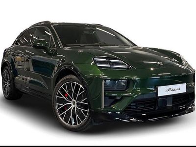 Vihreä Uusi 2025 Porsche Macan Turbo Katumaasturi | 142 817 €