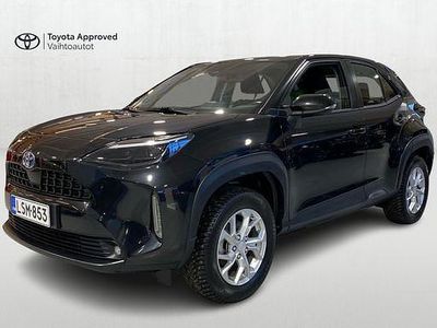 Musta Käytetty 2023 Toyota Yaris Cross Active Katumaasturi | 25 890 € (Perustarjous)