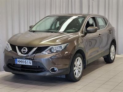 Ruskea Käytetty 2015 Nissan Qashqai Acenta Katumaasturi | 12 900 € (Hieman kallis)