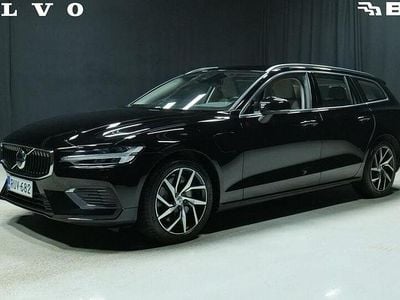 Käytetty Volvo V60 Plus 350 HP (257 kW) 2023 Musta Farmari