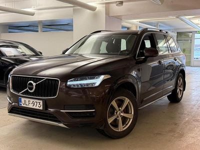 Käytetty Volvo XC90 Momentum 235 HP (172 kW) 2018 Katumaasturi