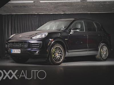 Käytetty 2017 Porsche Cayenne S E-Hybrid Platinum Edition Katumaasturi | 37 900 €
