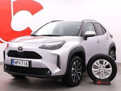1l0 silver metallic Käytetty 2024 Toyota Yaris Cross Plus Katumaasturi | 29 280 € (Hyvä tarjous)