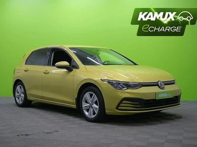Keltainen / beige Käytetty 2020 VW Golf Edition Sedan | 13 890 € (Perustarjous)
