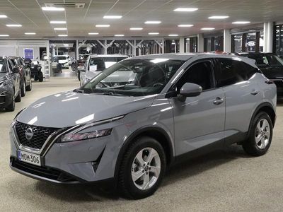 Käytetty Nissan Qashqai N-Connecta 158 HP (116 kW) 2023 Musta Katumaasturi