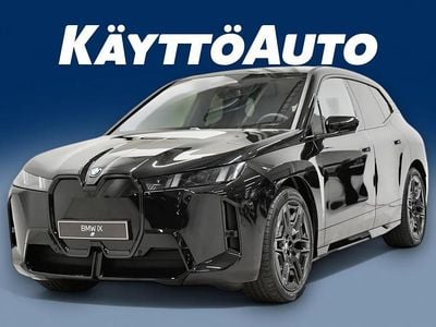 Uusi BMW iX Comfort Edition 400 kW (544 HP) 2026 Saphir schwarz Katumaasturi