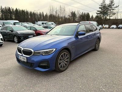 Käytetty 2022 BMW 330e M Sport Farmari | 33 900 € (Perustarjous)