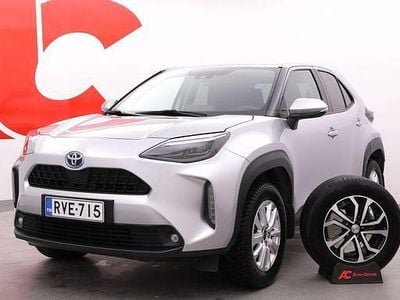 Hopea Käytetty 2023 Toyota Yaris Cross Active Katumaasturi | 25 780 € (Perustarjous)