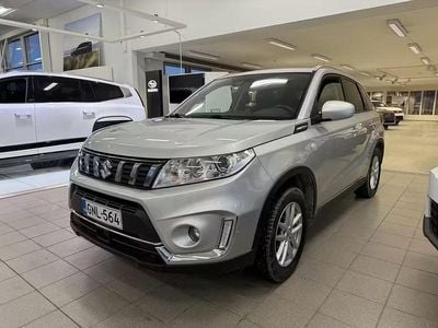 Käytetty Suzuki Vitara GL 112 HP (82 kW) 2019 Hopea Viistoperä