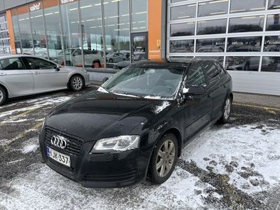 käytetty Audi A3 Sportback Attraction 1,4 TFSI Black Edition Panorama / Lohkolämmitin