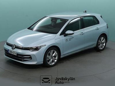 Käytetty VW Golf VIII Style 204 HP (150 kW) 2025 Sininen Viistoperä