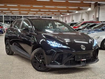 Käytetty MG MG4 EV 125 kW (170 HP) 2023 Musta Viistoperä