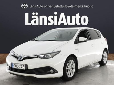 Käytetty Toyota Auris Hybrid Active 99 HP (72 kW) 2018 Valkoinen Viistoperä