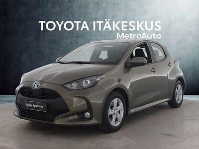 Käytetty Toyota Yaris Active 114 HP (83 kW) 2024 Ruskea (beige) Viistoperä