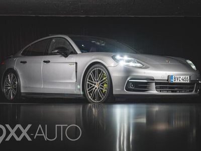 Porsche Panamera 4