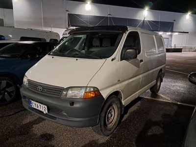 Valkoinen Käytetty 2004 Toyota HiAce Van | 10 980 € (Perustarjous)