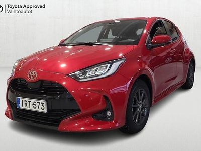 Punainen Käytetty 2024 Toyota Yaris Hybrid Plus Viistoperä | 23 890 € (Perustarjous)