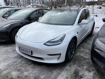 Käytetty Tesla Model 3 Standard Range 239 kW (325 HP) 2019 Sedan