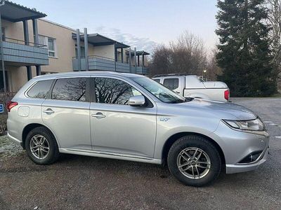 Käytetty 2017 Mitsubishi Outlander P-HEV Farmari | 14 490 € (Hyvä tarjous)