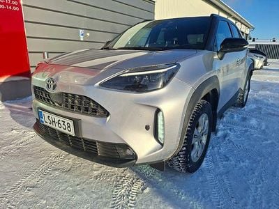 Käytetty Toyota Yaris Cross 116 HP (85 kW) 2023 Hopea Katumaasturi