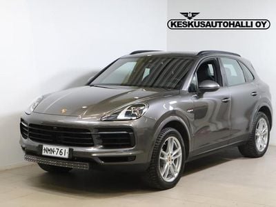 Harmaa Käytetty 2022 Porsche Cayenne Katumaasturi | 63 900 € (Supertarjous)