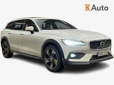 Käytetty Volvo V60 CC 190 HP (139 kW) 2020 Valkoinen Farmari