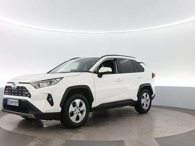Käytetty Toyota RAV4 Edition 176 HP (129 kW) 2023 Valkoinen Katumaasturi