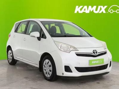 Valkoinen Käytetty 2011 Toyota Verso-S Sol Tila-auto | 3 700 € (Perustarjous)