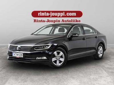 käytetty VW Passat Variant GTE Plug-In Hybrid 160 kW (218 hv) DSG-automaatti ** Webasto / Nahka-alcantara / Adapt. vakk