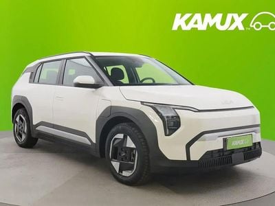 Valkoinen Uusi 2025 Kia EV3 Air Katumaasturi | 33 290 € (Perustarjous)