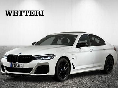 käytetty BMW 545 G30 Sedan 545e xDrive A Charged Edition M Sport - Rahoituskorko alk. 2,99%+kulut - ** Jatkoturva voimassa / Koukku / HUD / Aktiivi vakkari / Comfort Access **