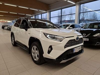Valkoinen Käytetty 2019 Toyota RAV4 Hybrid Style Katumaasturi | 27 980 € (Perustarjous)