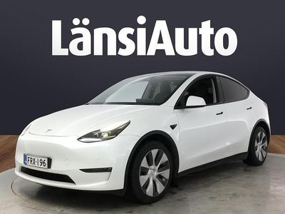 Valkoinen Käytetty 2022 Tesla Model Y Katumaasturi | 35 640 € (Perustarjous)